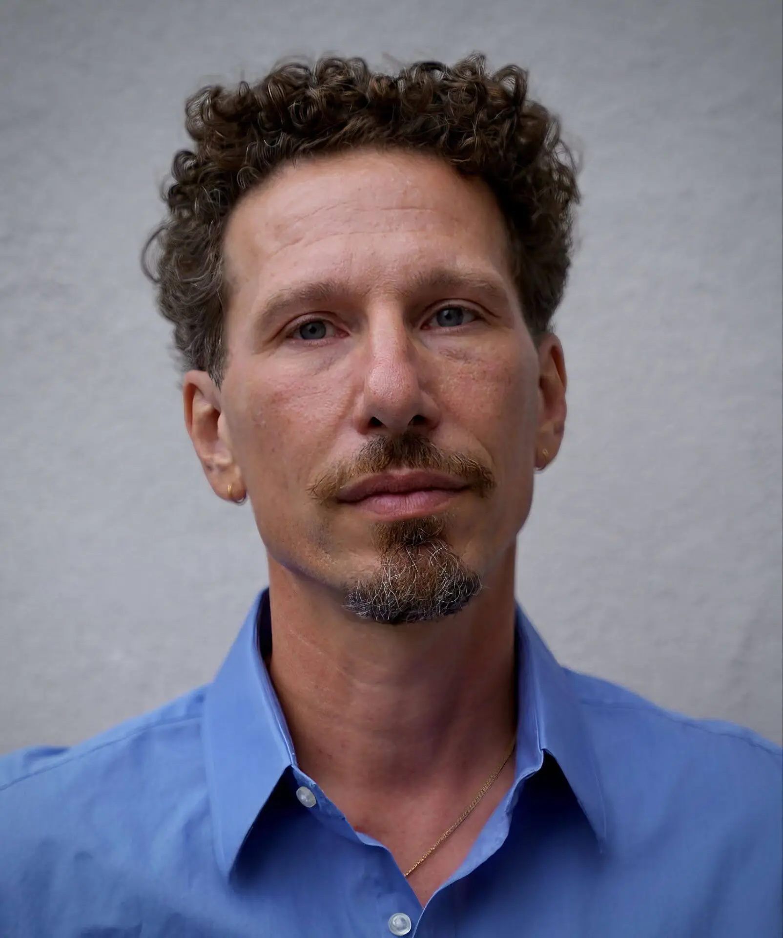 Thanassis Cambanis headshot